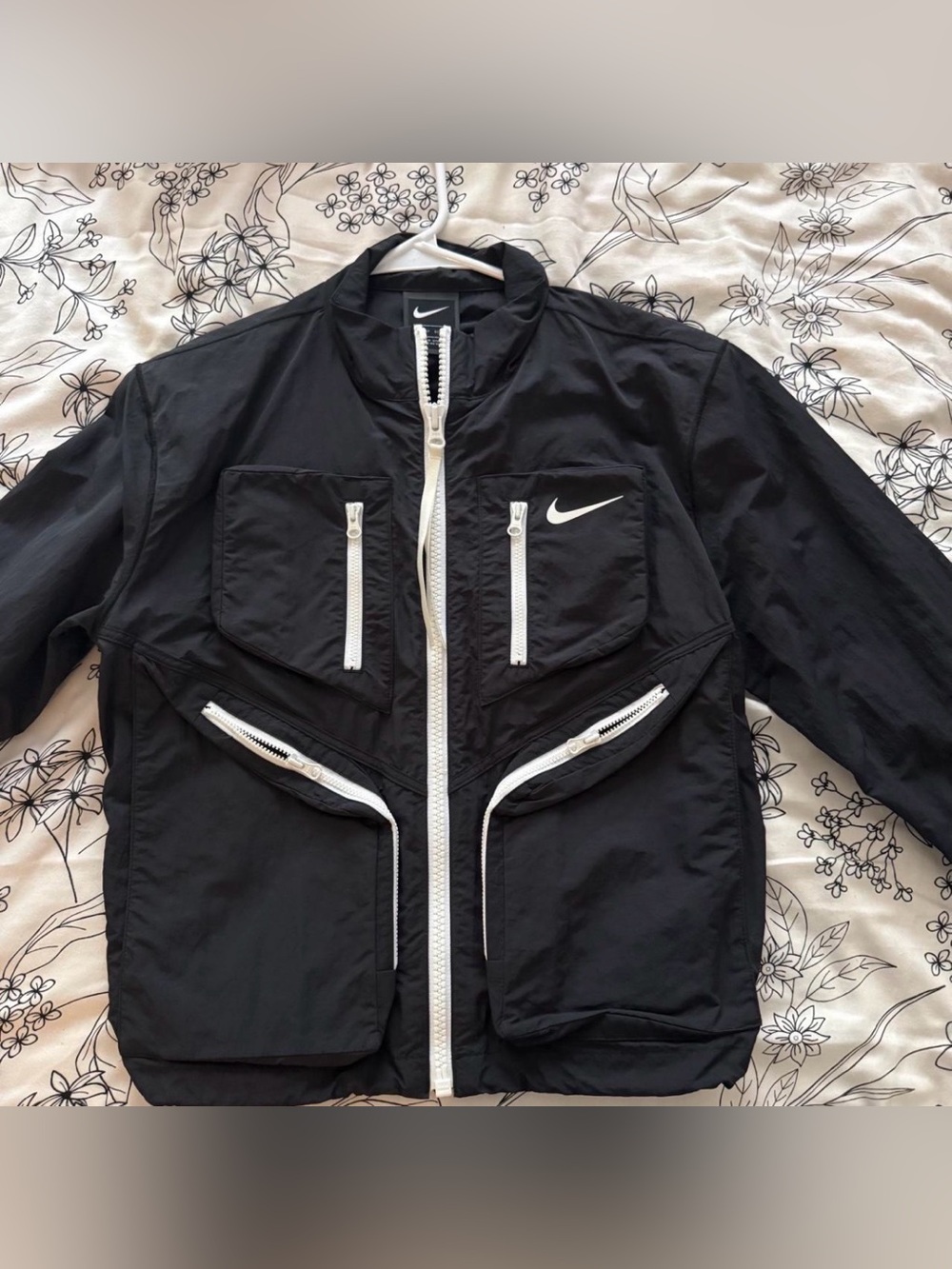 Nike wind breaker jacket